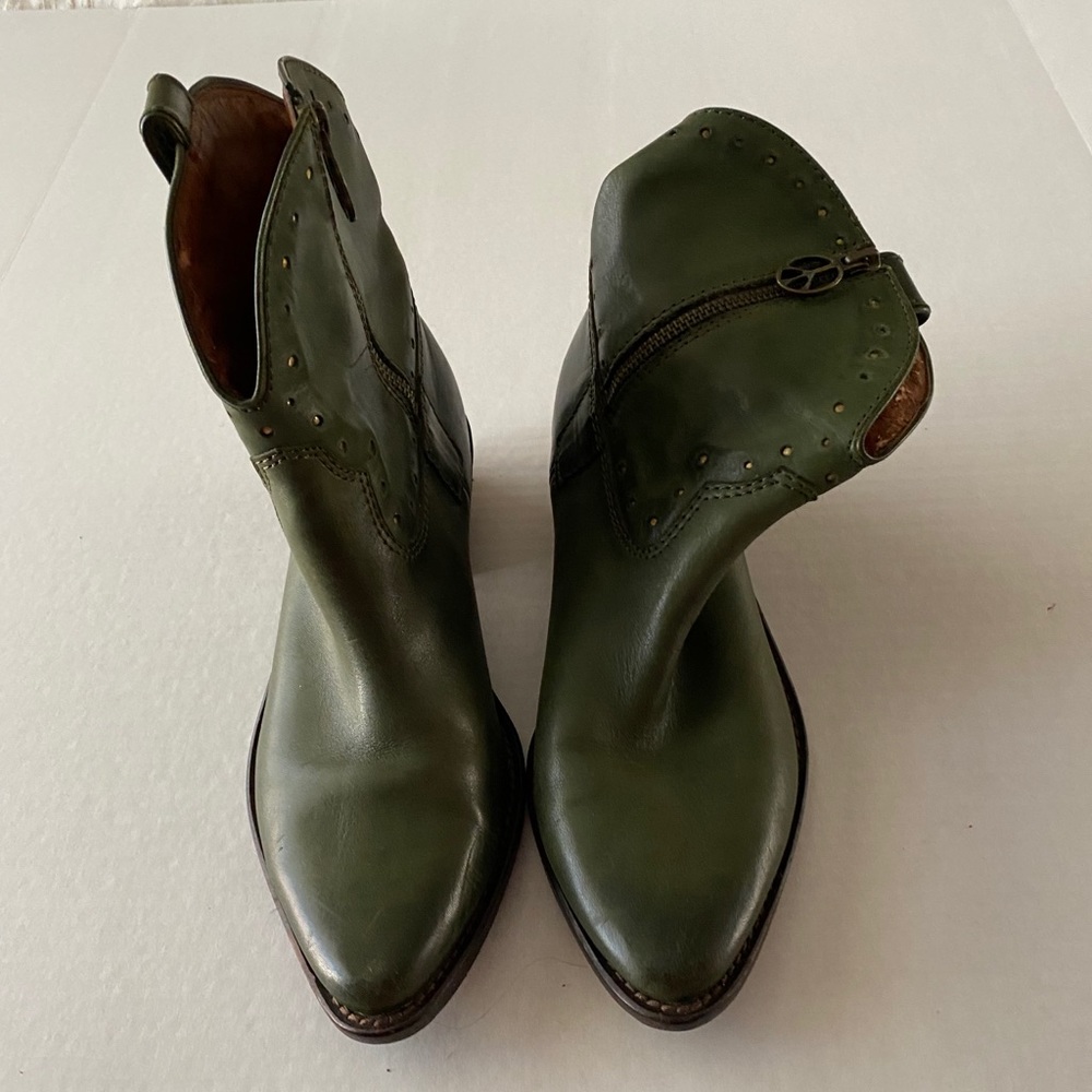 Lucky brand cowboy green boots women size 9